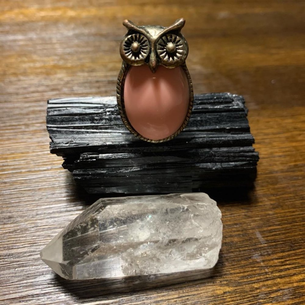 Vintage Owl Ring with Peach Stone